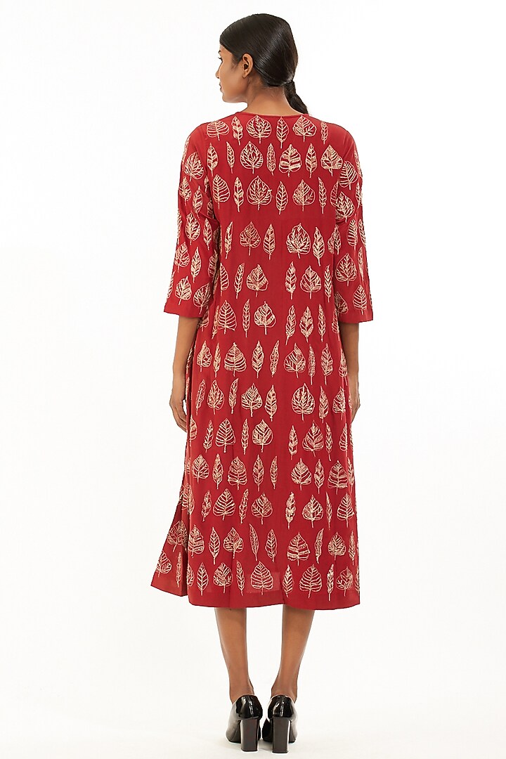 Red Hand Embroidered Kurta by Abraham & Thakore at Pernia's Pop Up Shop