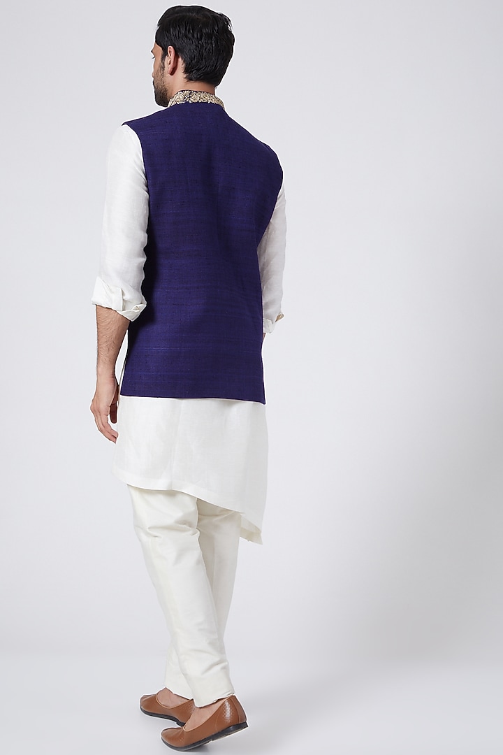 Royal Navy Blue Bundi Jacket Set With Zardosi Work by Aqube by Amber Men at Pernia's Pop Up Shop
