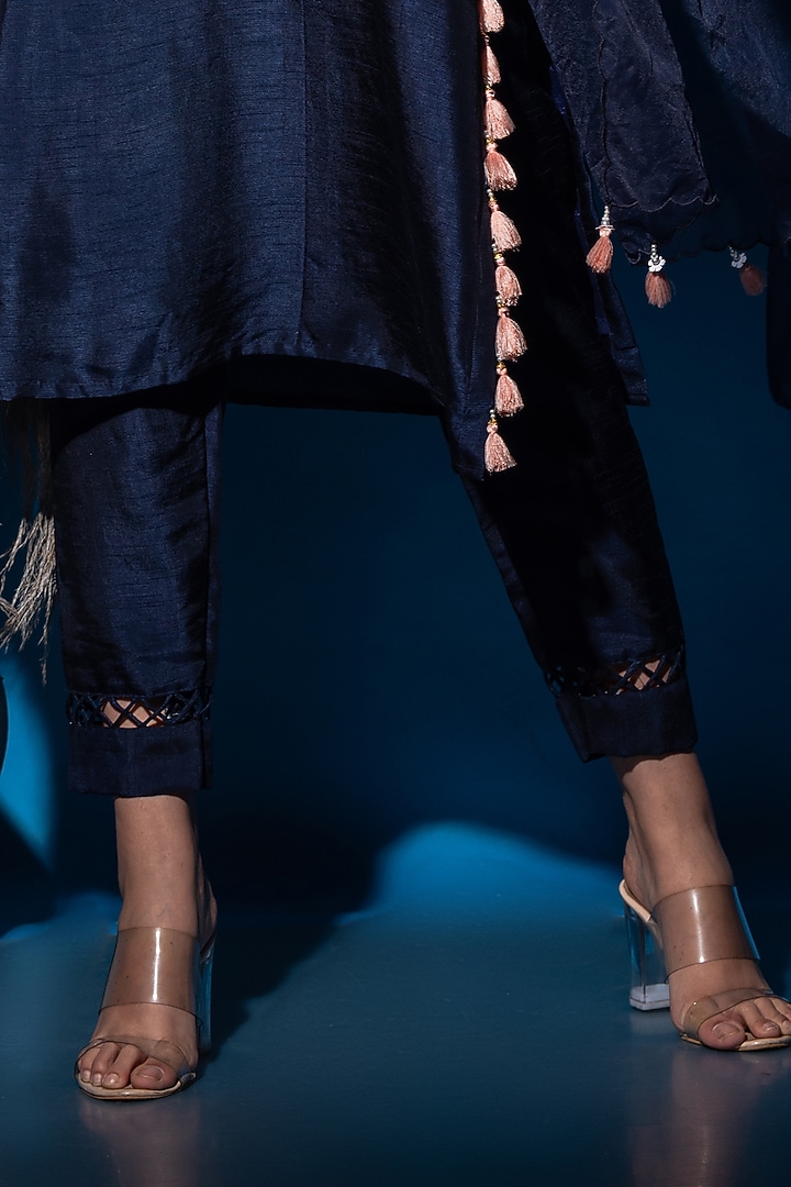 Navy Blue Embroidered Kurta Set by Label Deepshika Agarwal at Pernia's Pop Up Shop