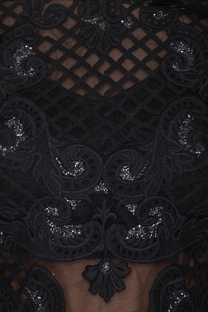 Black & White Embroidered Corset Wedding Saree Set by Aashima Behl at Pernia's Pop Up Shop