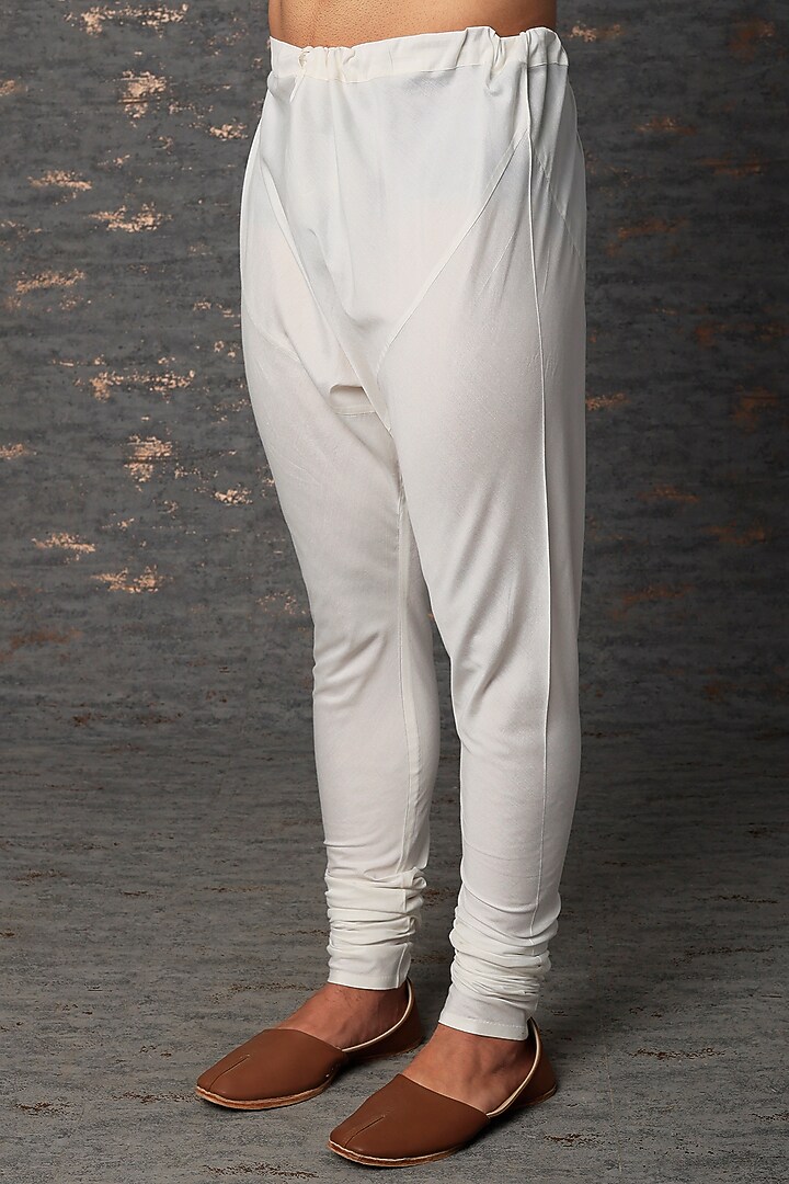 Off White Resham Embroidered Kurta Set by Abhishek Gupta Men at Pernia's Pop Up Shop