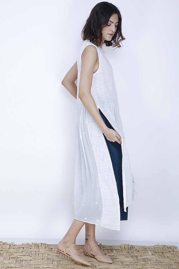 Ivory Embroidered Jacket With Tunic by Arcvsh by Pallavi Singh at Pernia's Pop Up Shop