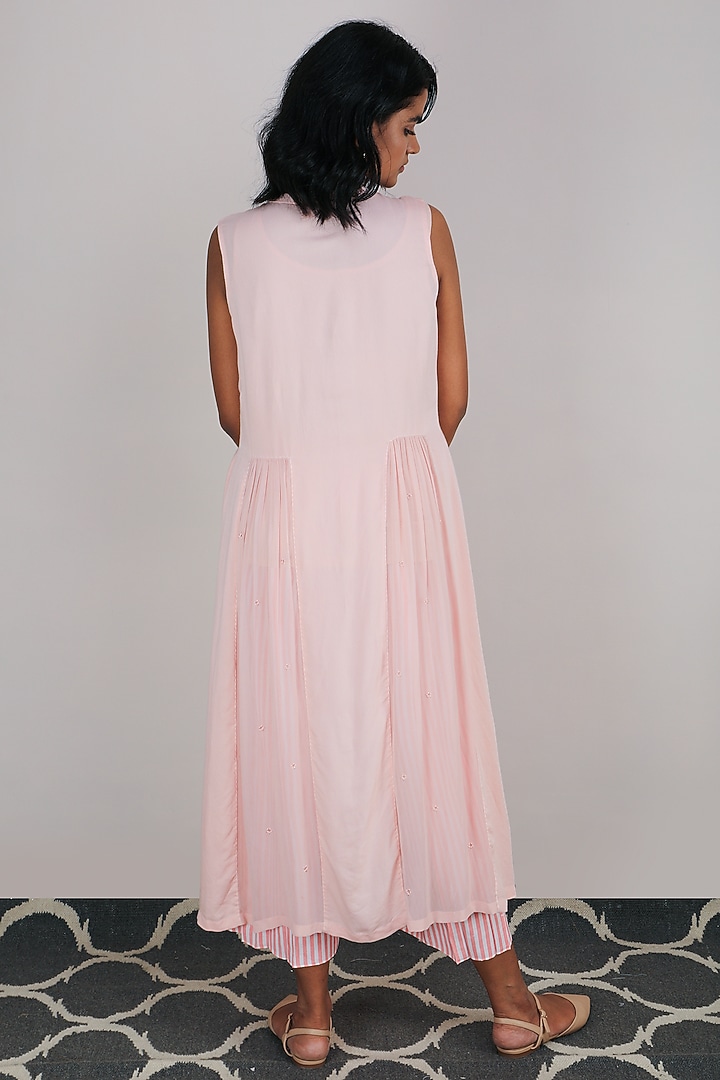 Peach Embroidered Tunic Set by Arcvsh by Pallavi Singh at Pernia's Pop Up Shop