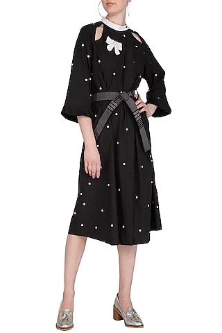 Black Printed Dress With Belt by Abhi Singh