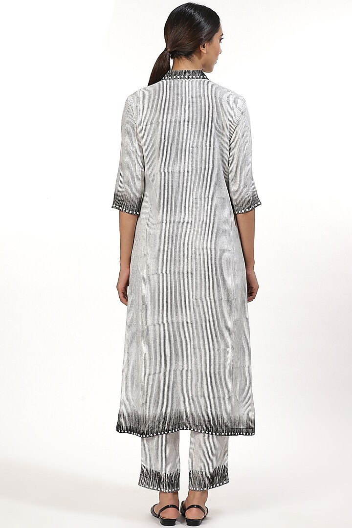 Ivory & Black Block Printed Shirt Kurta by Abraham & Thakore at Pernia's Pop Up Shop