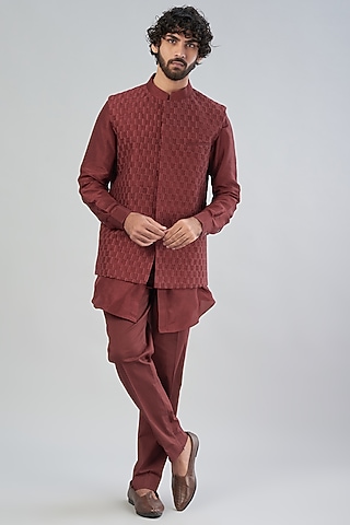 Maroon Raw Silk Bundi Jacket With Kurta Set by Aqube by Amber Men