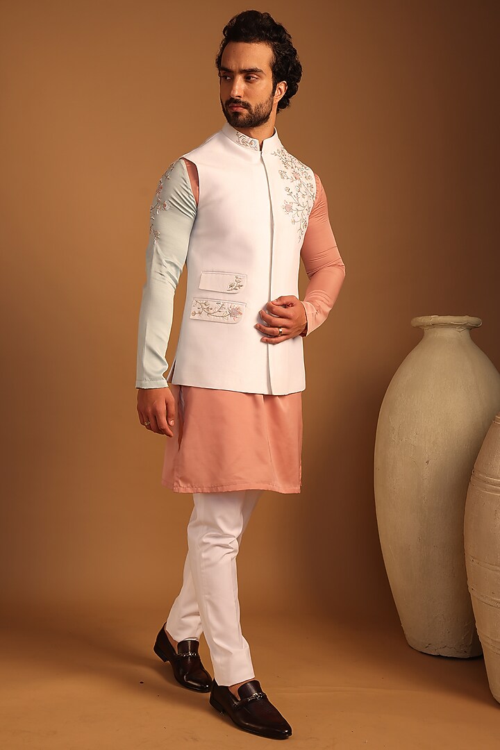 White Satin Silk Thread Embroidered Bundi Jacket Set by ACHKANN at Pernia's Pop Up Shop