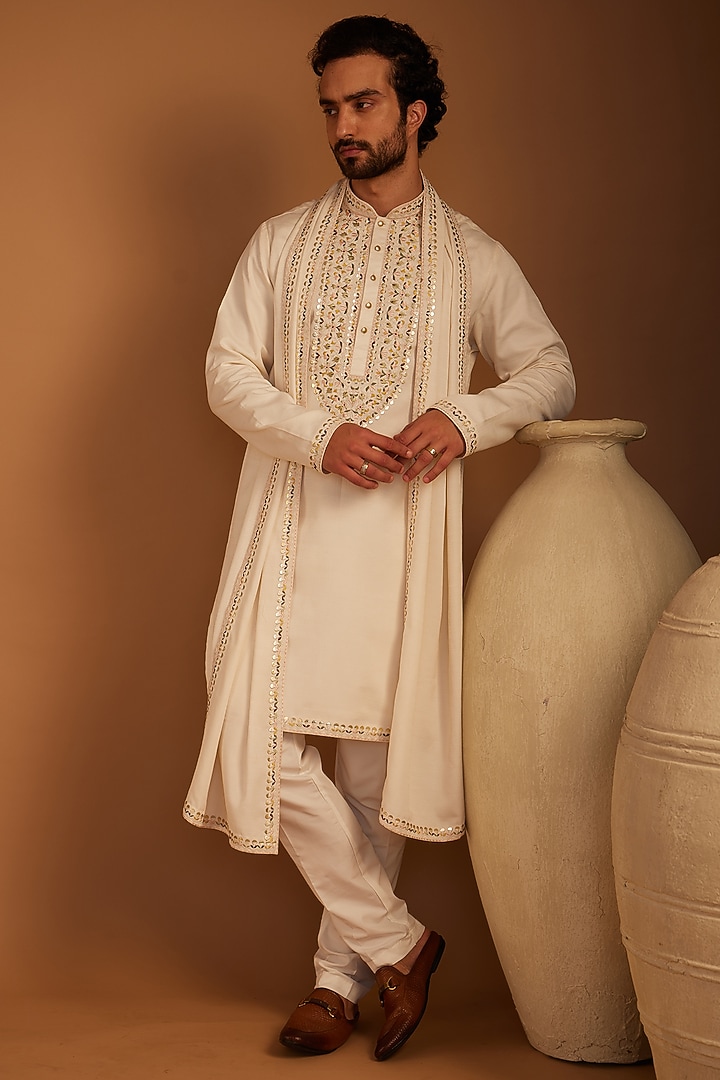 Off-White Crepe Thread Embroidered Kurta Set by ACHKANN at Pernia's Pop Up Shop