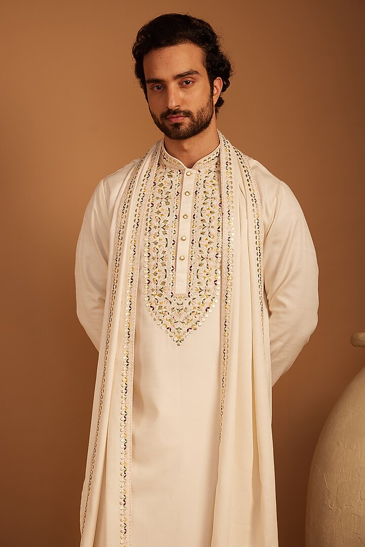 Off-White Crepe Thread Embroidered Kurta Set by ACHKANN at Pernia's Pop Up Shop
