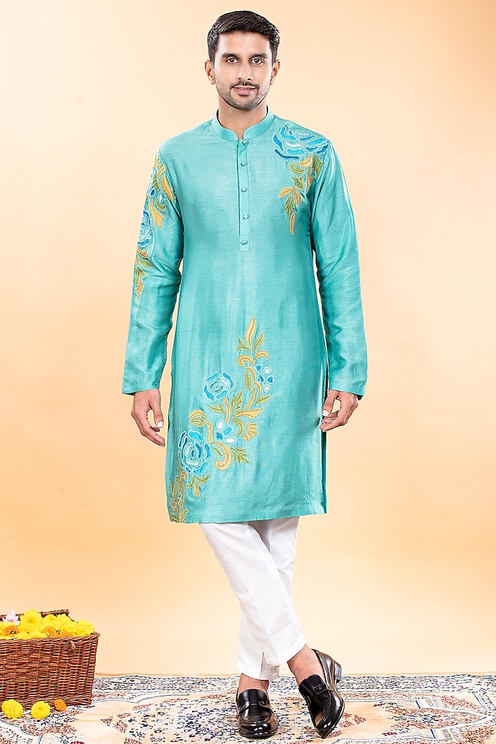 Artic Blue Silk Thread Embroidered Kurta Set by ACHKANN at Pernia's Pop Up Shop