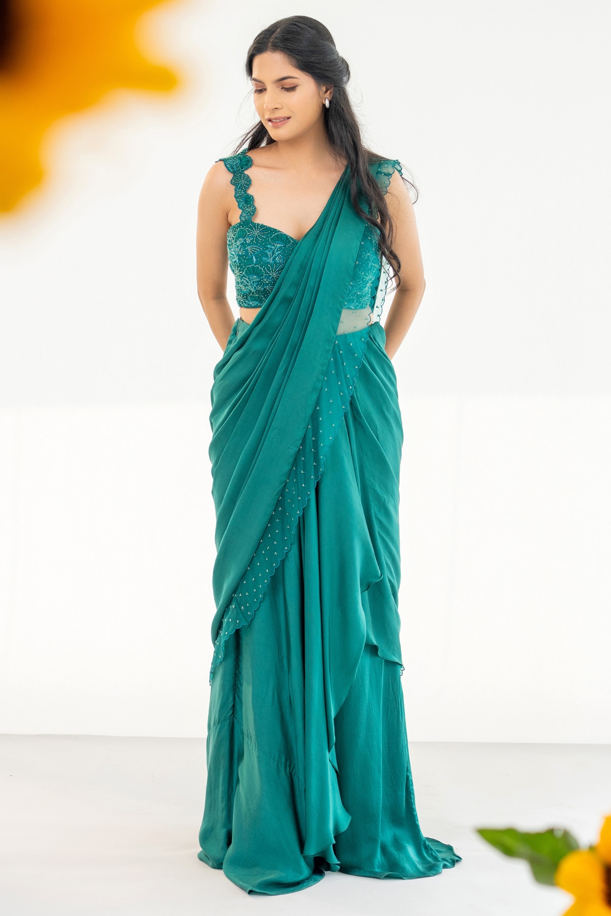 Elegant Sarees for Women | Traditional Indian Sari Collection | Almaari  Fashion