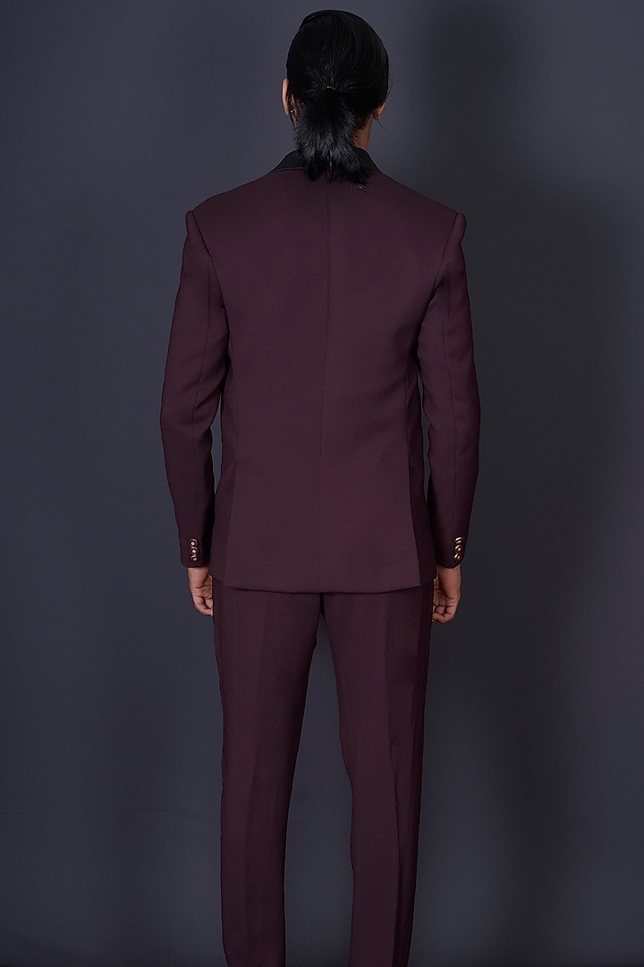 Maroon Italian Suiting Fabric Cutdana Embroidered Tuxedo Set by Archana Kochhar Men at Pernia's Pop Up Shop