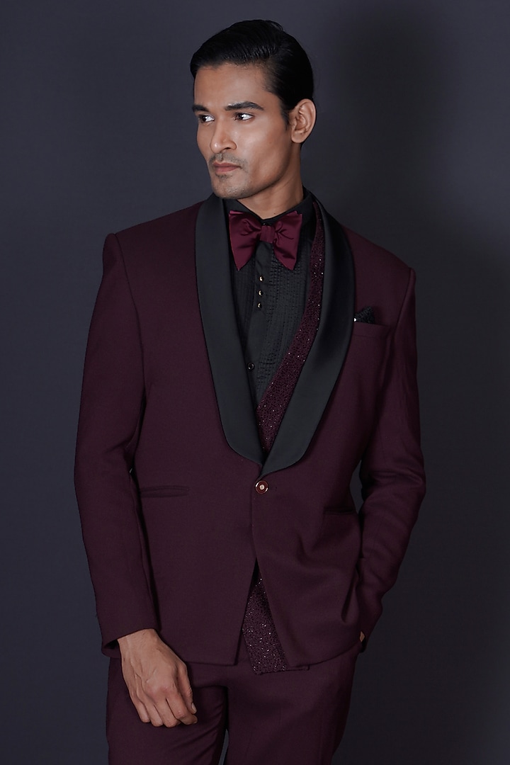 Maroon Italian Suiting Fabric Cutdana Embroidered Tuxedo Set by Archana Kochhar Men at Pernia's Pop Up Shop