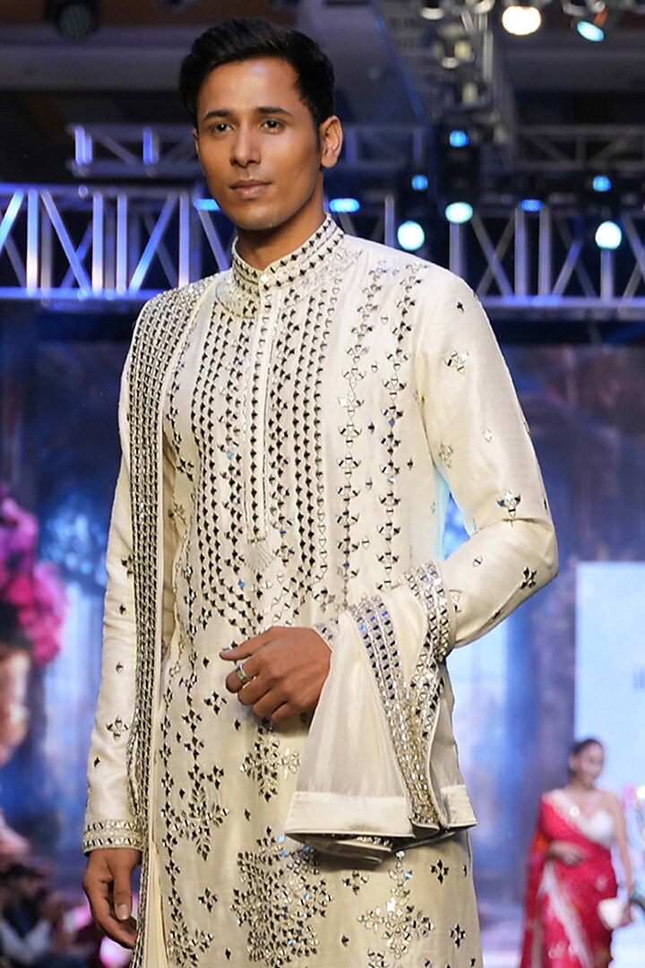 Ivory Raw Silk Mirror Embroidered Kurta Set by Archana Kochhar Men at Pernia's Pop Up Shop
