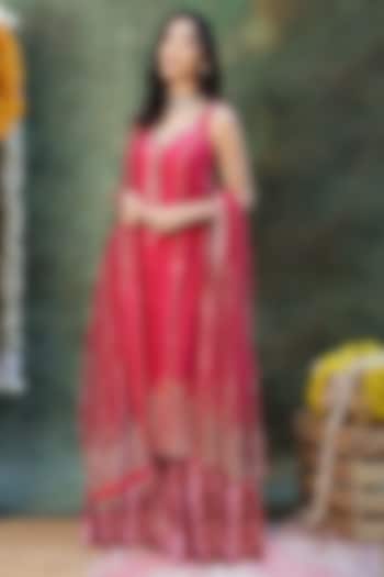 Rani Pink Raw Silk Mirror Embroidered Straight Kurta Set by Archana Kochhar at Pernia's Pop Up Shop