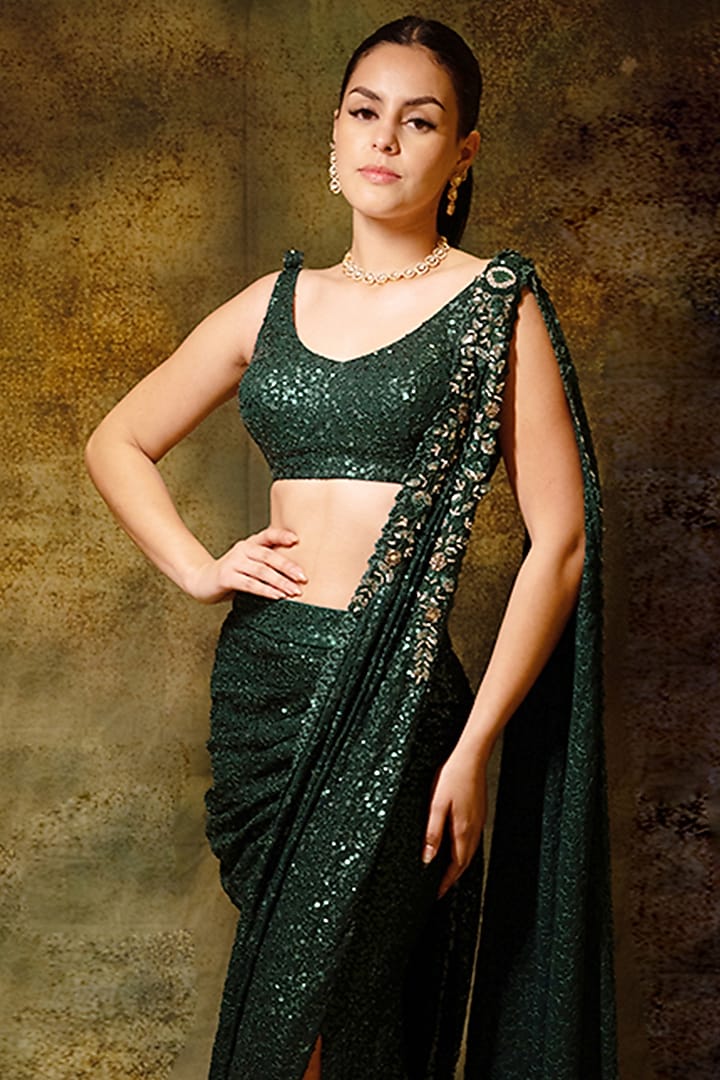 Green Georgette Sequins Embroidered Slit Wedding Saree Set by Archana Kochhar at Pernia's Pop Up Shop