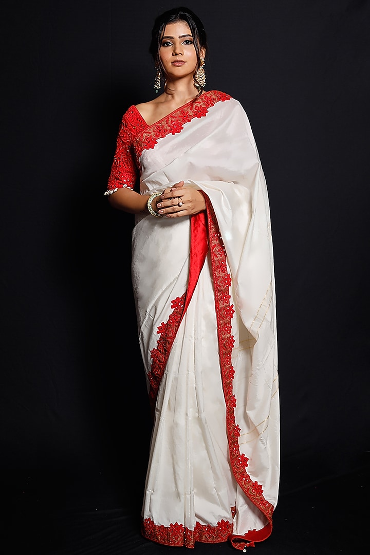 Red Embroidered Wedding Saree Set by Archana Kochhar at Pernia's Pop Up Shop