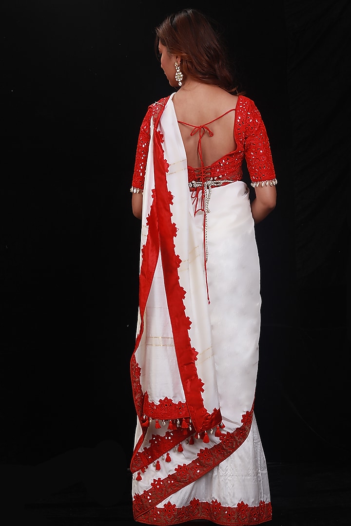 Red Embroidered Wedding Saree Set by Archana Kochhar at Pernia's Pop Up Shop
