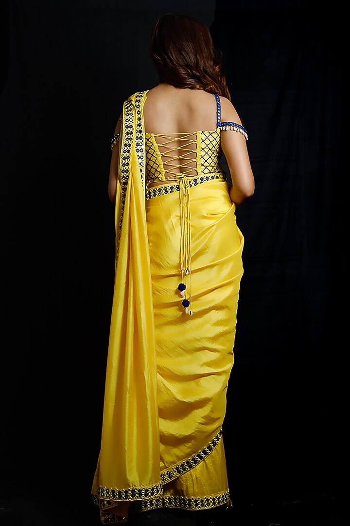 Yellow Embroidered Wedding Saree Set by Archana Kochhar at Pernia's Pop Up Shop