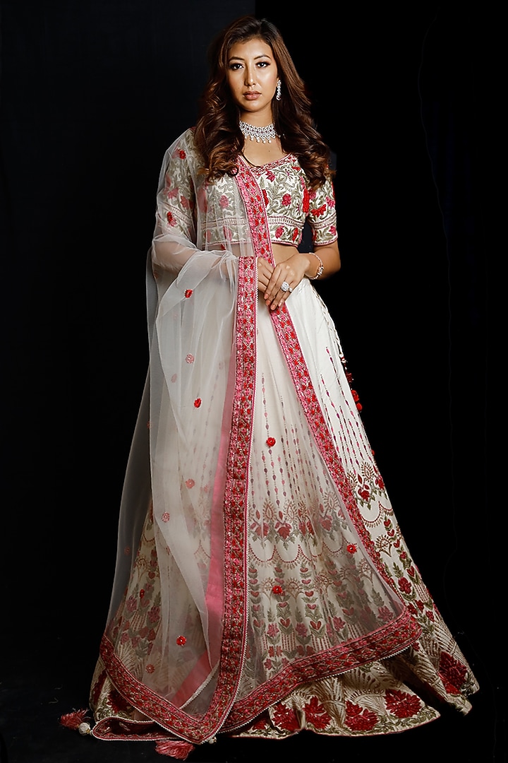Ivory Embroidered Wedding Lehenga Set by Archana Kochhar at Pernia's Pop Up Shop