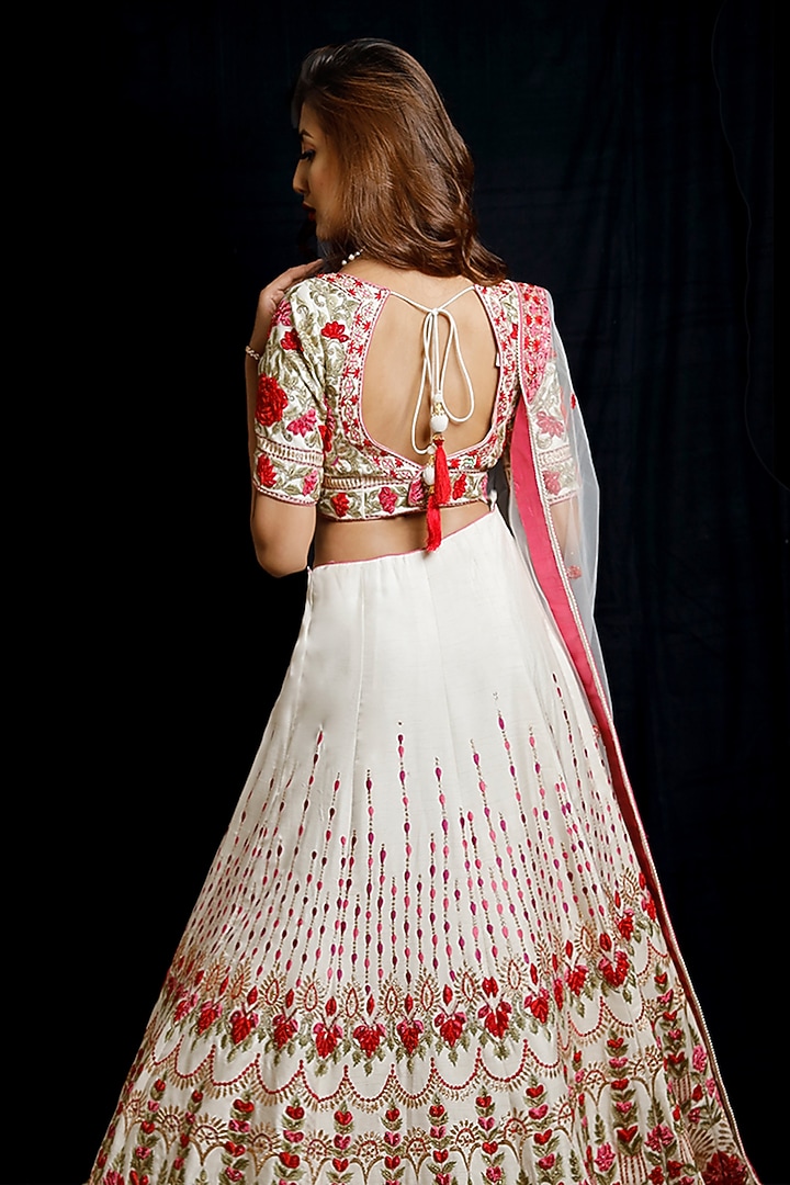 Ivory Embroidered Wedding Lehenga Set by Archana Kochhar at Pernia's Pop Up Shop
