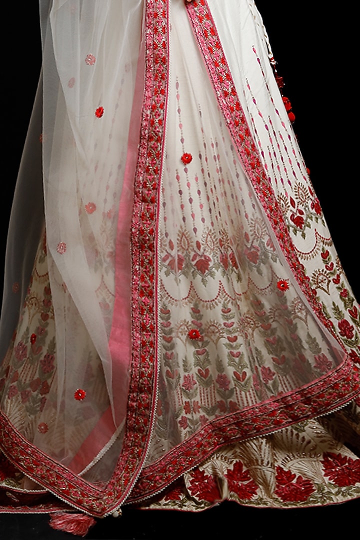 Ivory Embroidered Wedding Lehenga Set by Archana Kochhar at Pernia's Pop Up Shop