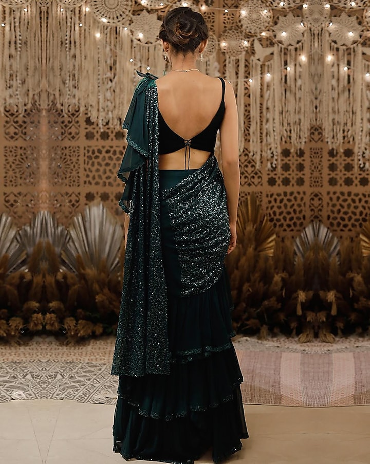 Green Embroidered Wedding Saree Set by Archana Kochhar at Pernia's Pop Up Shop