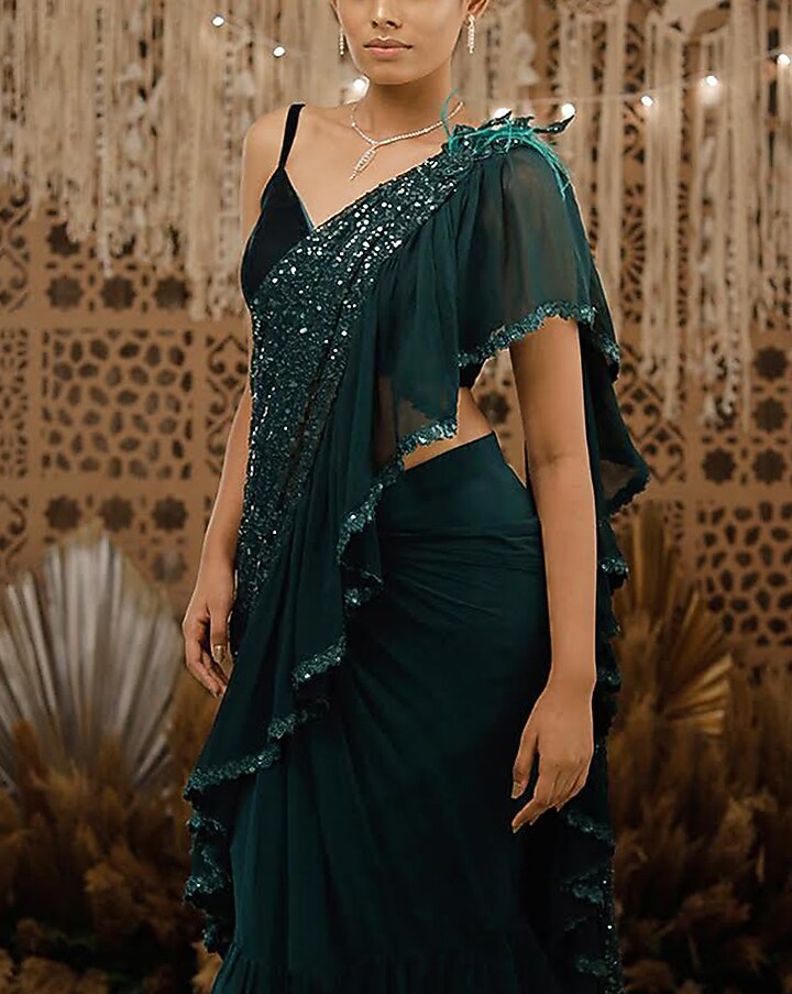 Green Embroidered Wedding Saree Set by Archana Kochhar at Pernia's Pop Up Shop