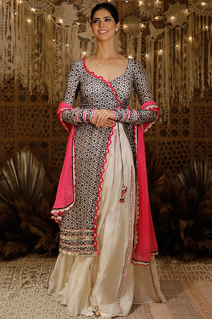 Black & White Printed Kurta Set by Archana Kochhar at Pernia's Pop Up Shop