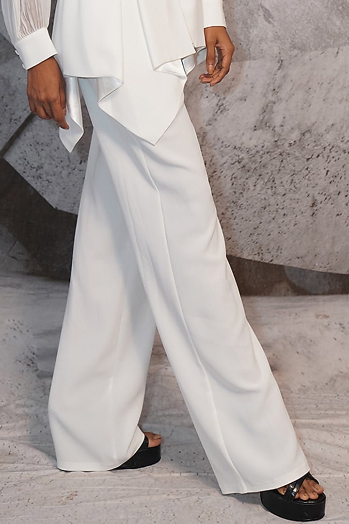 White Italian Suiting & Georgette 3D Embroidered Blazer Set by Archana Kochhar at Pernia's Pop Up Shop