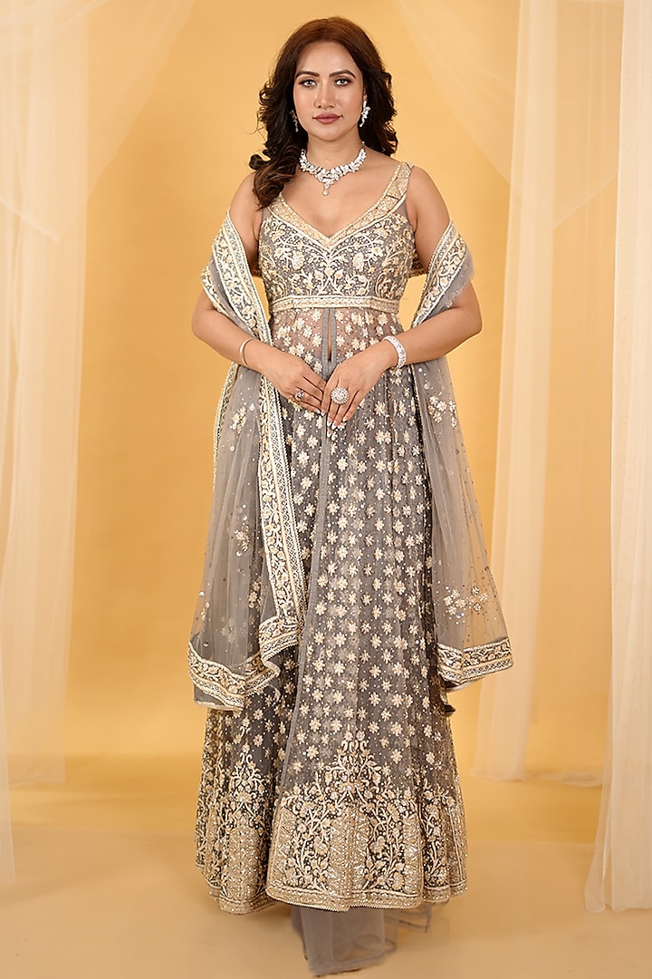 Grey Net Floral Thread Embellished Anarkali Set by Archana Kochhar at Pernia's Pop Up Shop