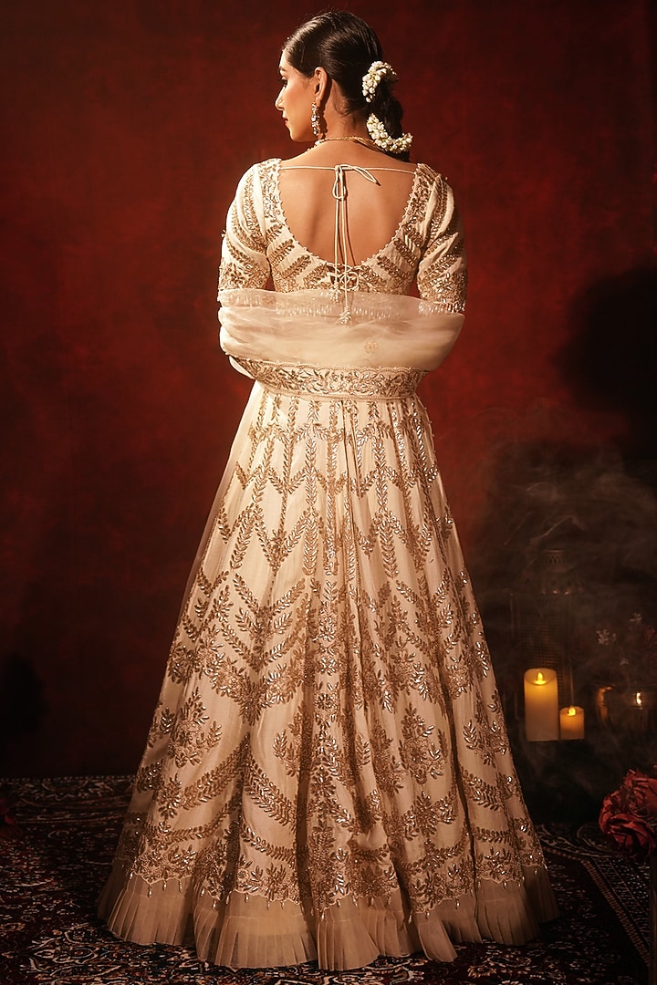 Ivory Raw Silk Embroidered Bridal Lehenga Set by Archana Kochhar at Pernia's Pop Up Shop