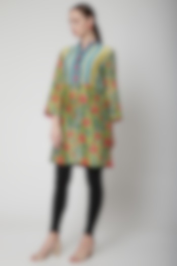 Green Floral Kurta by Anupamaa Dayal at Pernia's Pop Up Shop