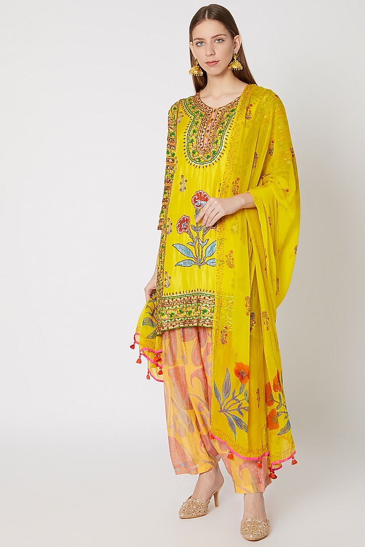 Yellow Printed & Embroidered Kurta Set by Anupamaa Dayal at Pernia's Pop Up Shop