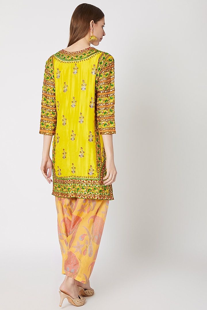 Yellow Printed & Embroidered Kurta Set by Anupamaa Dayal at Pernia's Pop Up Shop