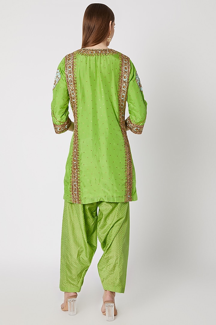 Green Printed & Embroidered Kurta Set by Anupamaa Dayal at Pernia's Pop Up Shop