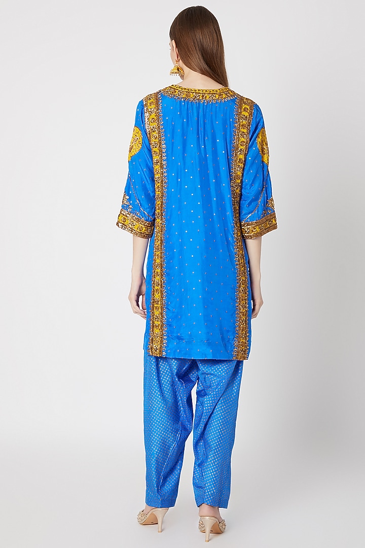Electric Blue Printed & Embroidered Kurta Set by Anupamaa Dayal at Pernia's Pop Up Shop