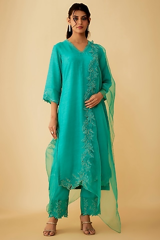 Green Linen Silk Applique Embroidered Kurta Set by 1999AD By Amita & Deepak