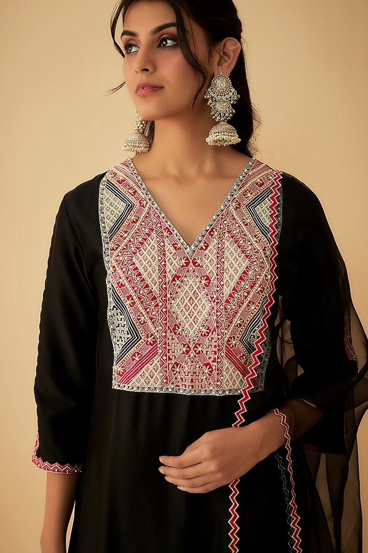 Black Chanderi Tribal Embroidered Kurta Set by 1999AD By Amita & Deepak at Pernia's Pop Up Shop