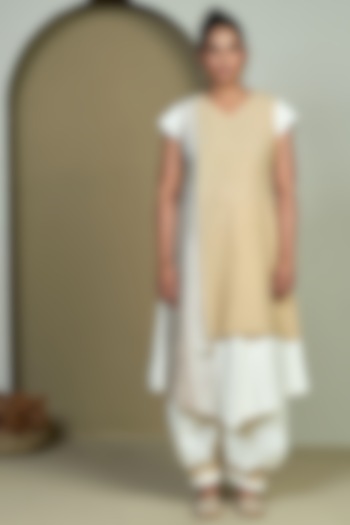 Ivory & Beige Printed Kurta Set by 1999AD By Amita & Deepak at Pernia's Pop Up Shop