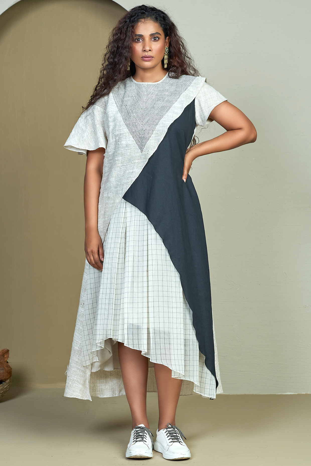 Black & Off-White Khadi Tunic With Inner by 1999AD By Amita & Deepak at Pernia's Pop Up Shop