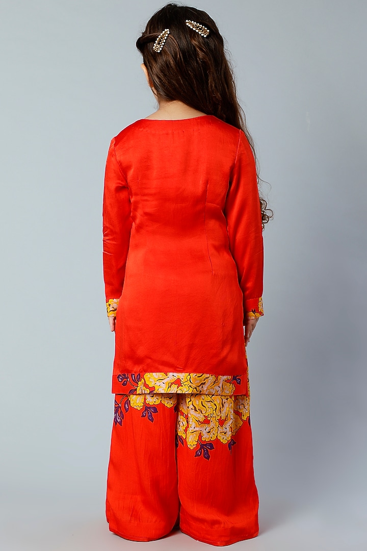 Red Floral Printed Kurta Set For Girls by Adah Kidswear at Pernia's Pop Up Shop