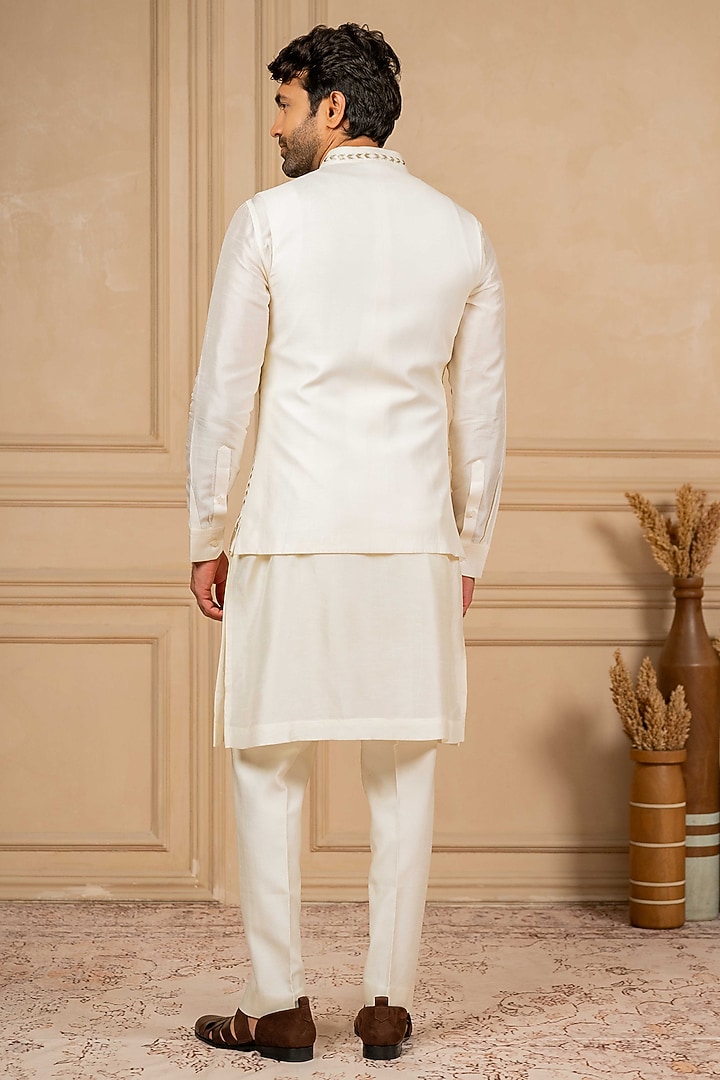 Off-White Dupion Silk Foil Applique Work Bundi Jacket Set by ADANI at Pernia's Pop Up Shop