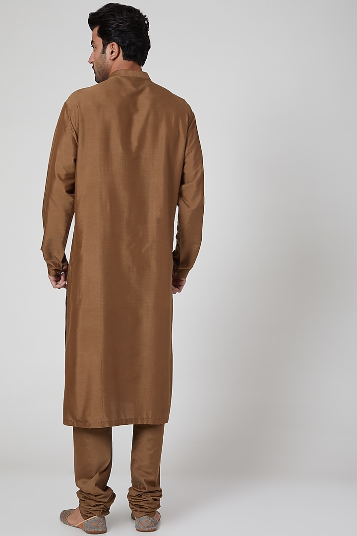 Cinnamon Brown Kurta Set by Aditya Dugar at Pernia's Pop Up Shop