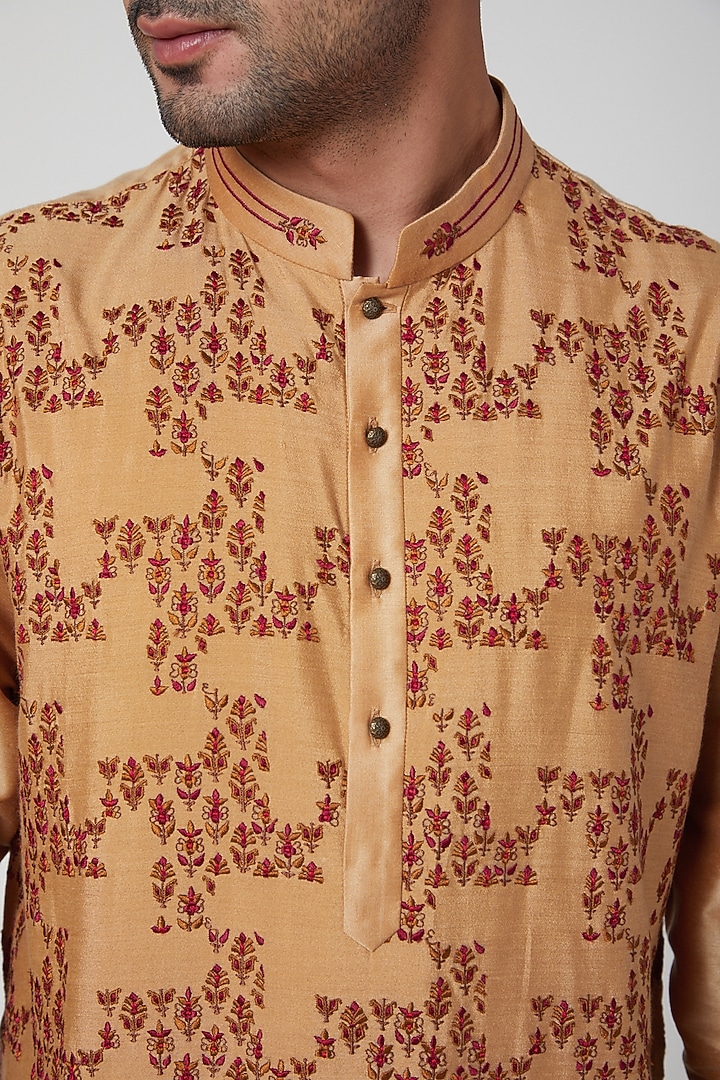 Beige Resham Embroidered Kurta Set by Aditya Dugar at Pernia's Pop Up Shop