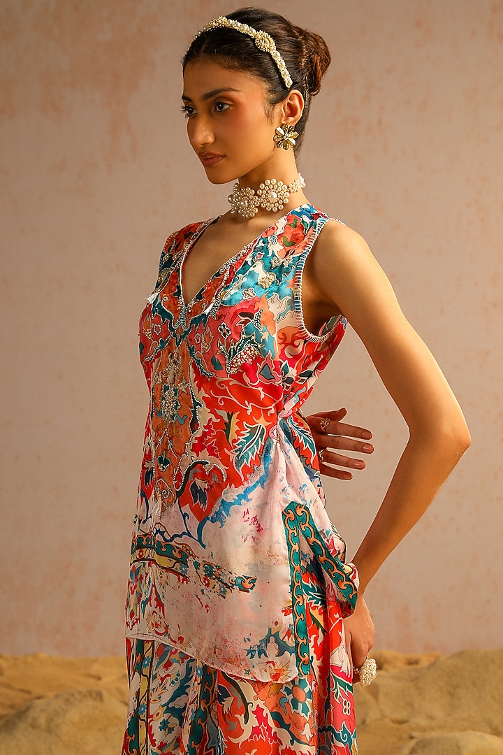 Ivory Georgette Satin Aari Embroidered Short Kurta Set by Aditi Gupta at Pernia's Pop Up Shop