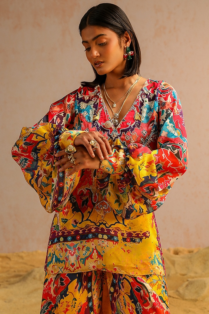 Yellow Georgette Satin Aari Embroidered Short Kurta Set by Aditi Gupta at Pernia's Pop Up Shop