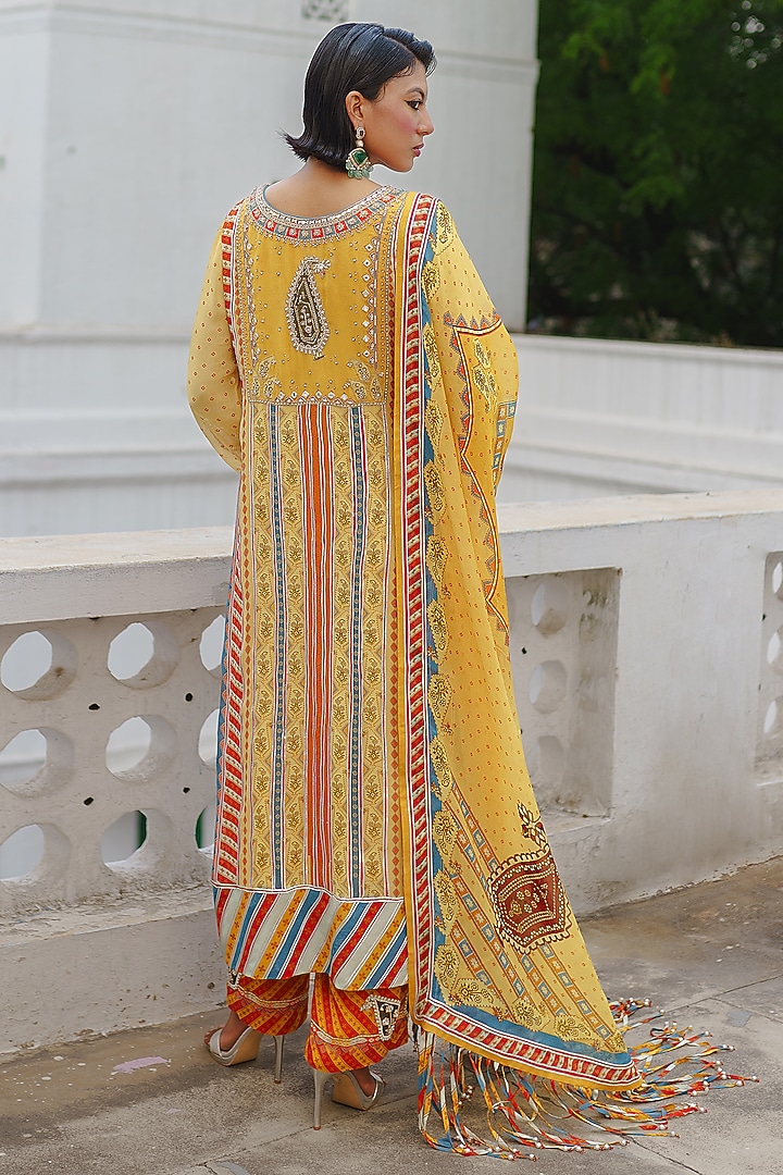 Yellow Georgette Bandhani Printed Straight Kurta Set by Aditi Gupta at Pernia's Pop Up Shop