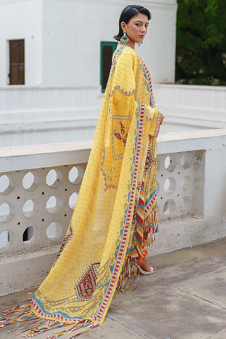 Yellow Georgette Bandhani Printed Straight Kurta Set by Aditi Gupta at Pernia's Pop Up Shop