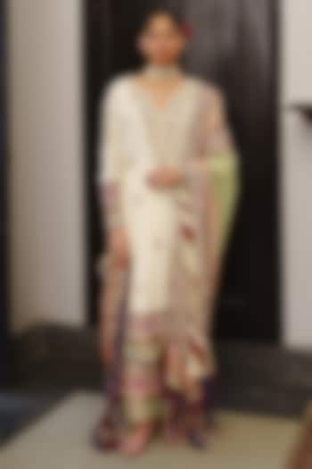Ivory Dupion Silk Paisley Printed & Embroidered Kurta Set by Aditi Gupta at Pernia's Pop Up Shop